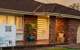 100M To Beach&Shop Spacious Pristine One Story Family Home